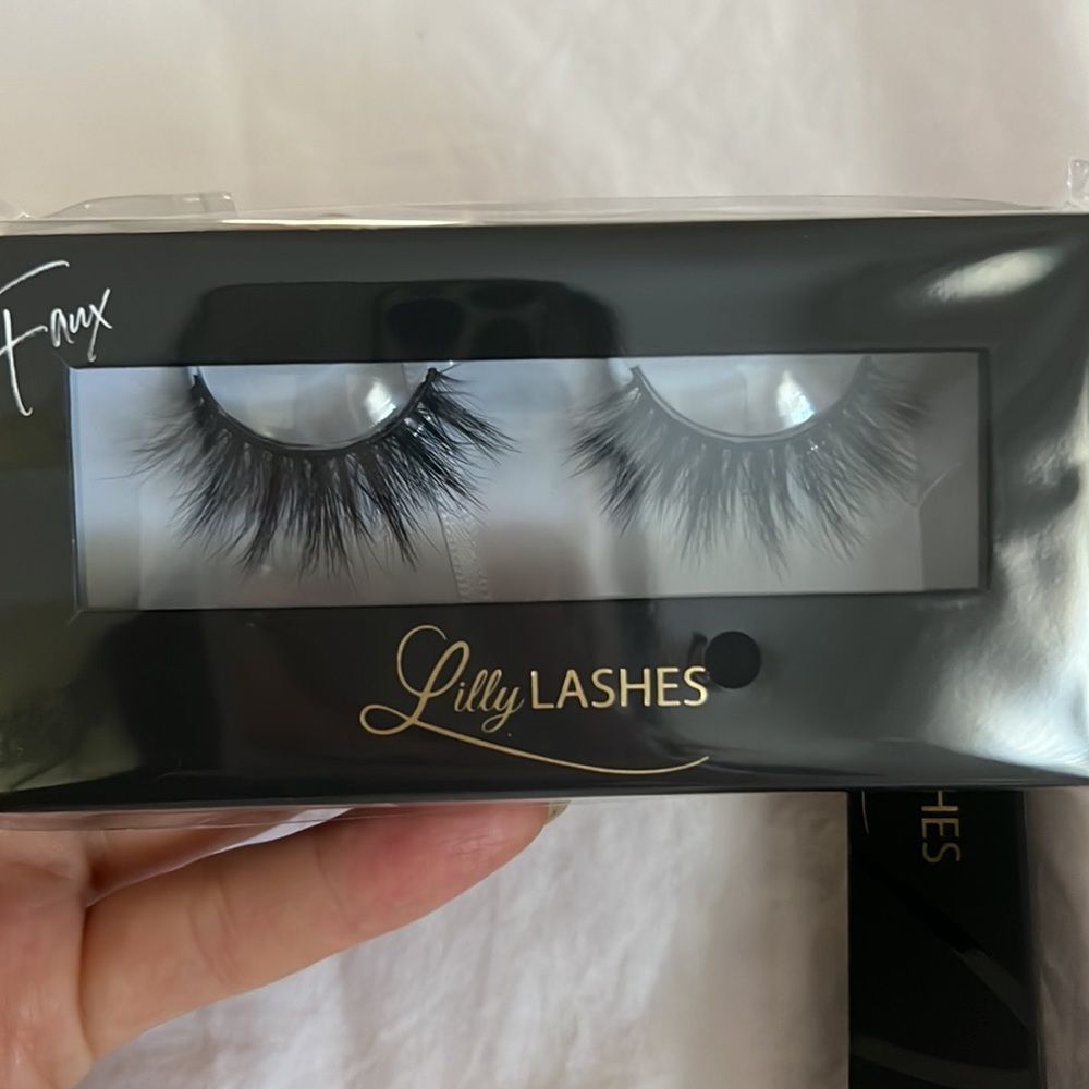 Lilly Lashes set - Picture 4 of 7